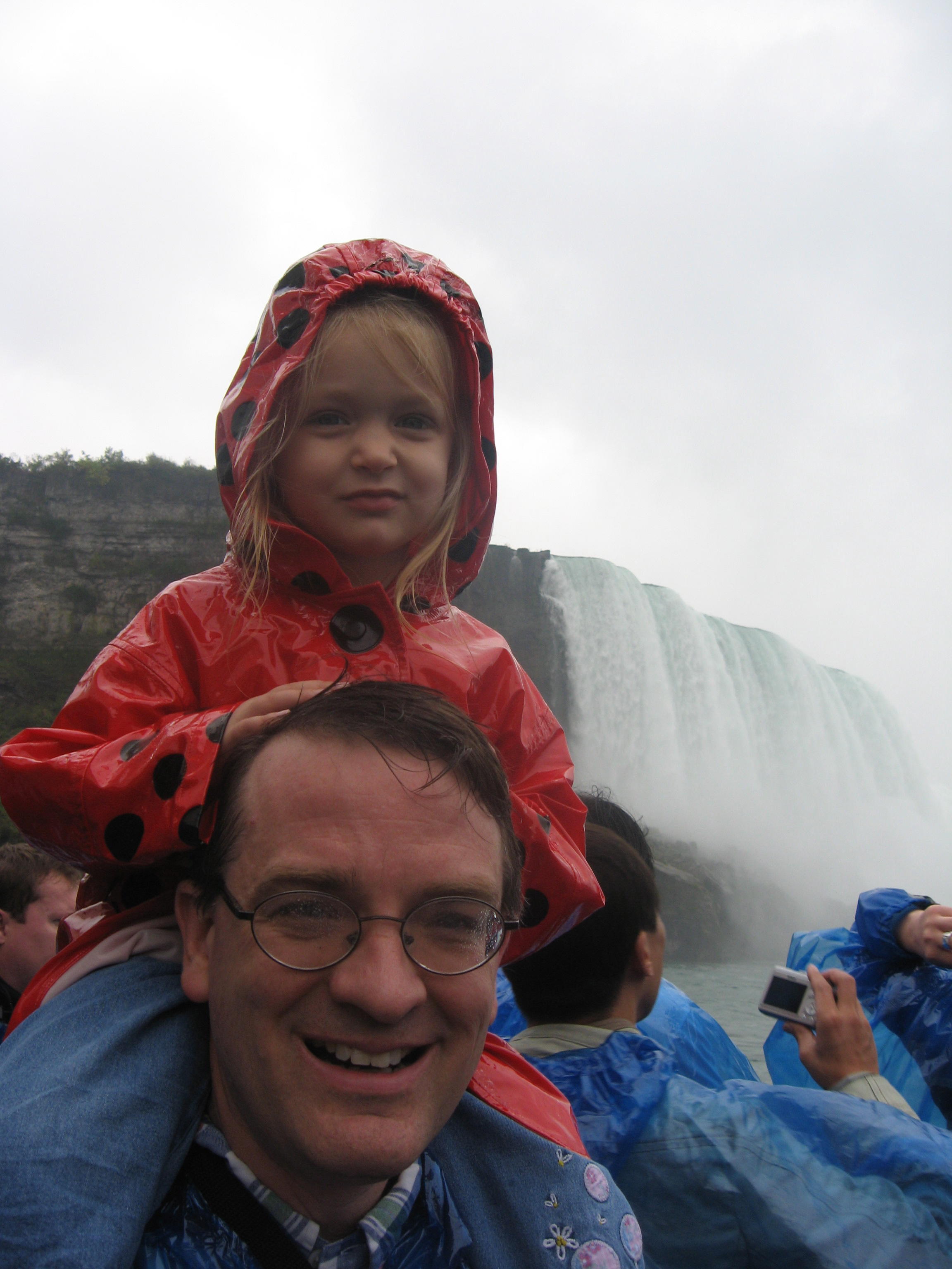 2007_10_09 RnC at Niagra Falls.jpg